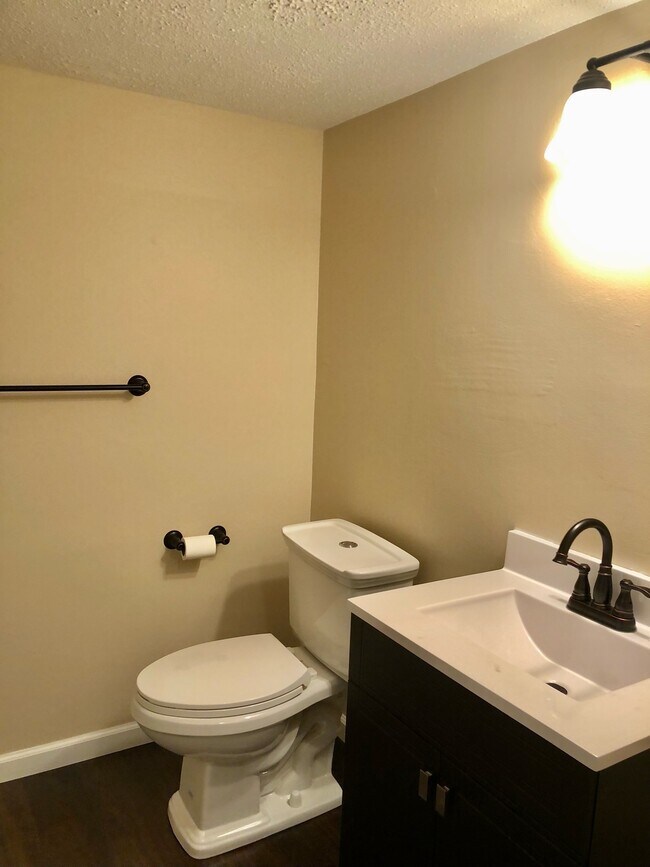 Building Photo - 3176 Pinebrook Dr
