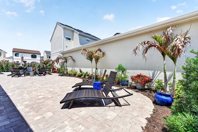 Foto del edificio - 8039 Allure Dr