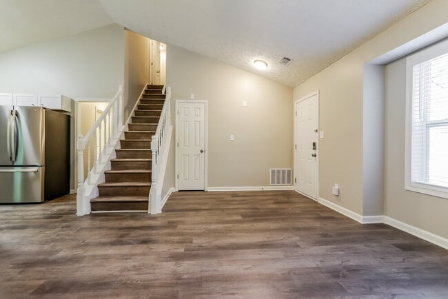 Foto del edificio - 350 Paris Dr