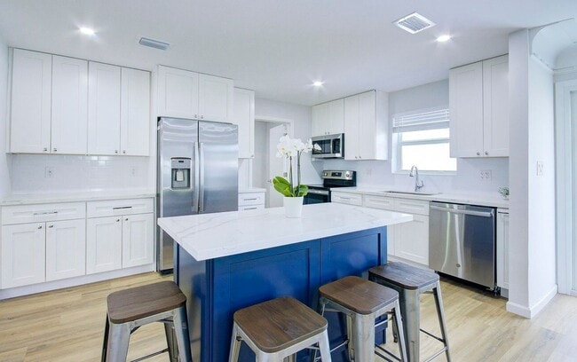 Photo - 1950 NE 30th St House