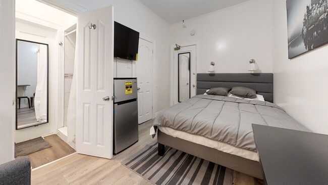 Foto del edificio - 647 W 18th St