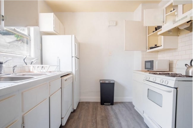 Building Photo - 5928-5928 Victor St