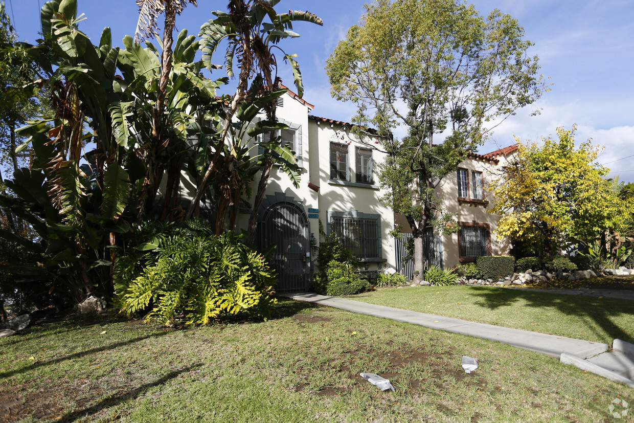 Building - 4 Units | Pasadena | Non-Rent Control