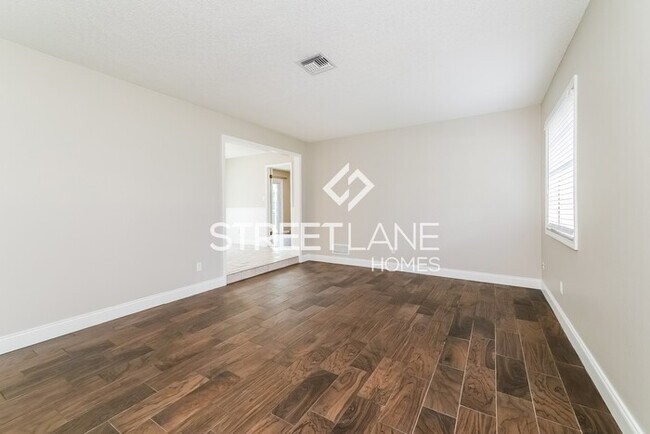 Building Photo - NOW OFFERING $250 OFF FIRST FULL MONTH'S R...