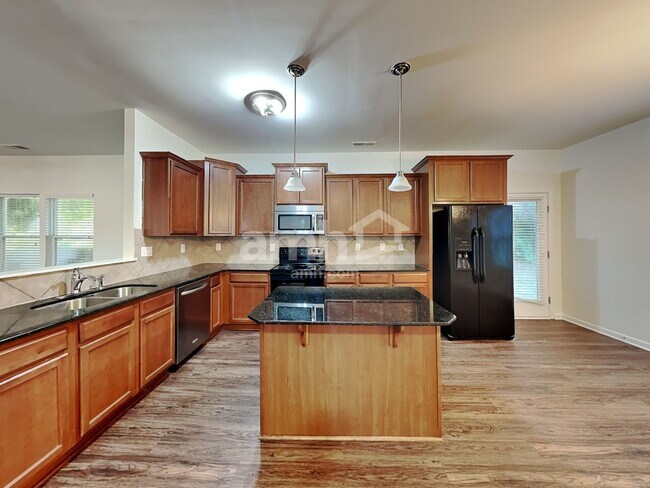 Building Photo - 126 W Cavendish Dr