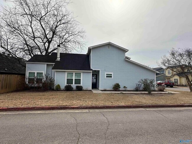 Building Photo - 107 Bridle Trace Ln