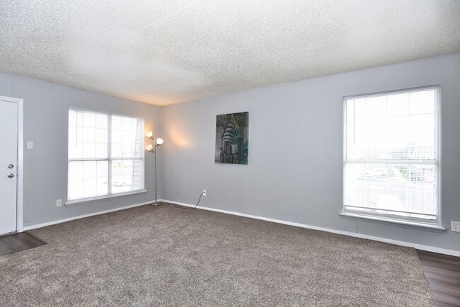 Interior Photo - Heatherstone Apartments