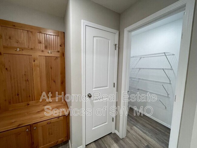 Foto del edificio - 529 S Evergreen Ave