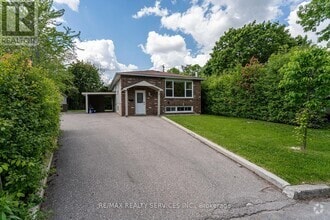 Building Photo - 71 Helene Crescent