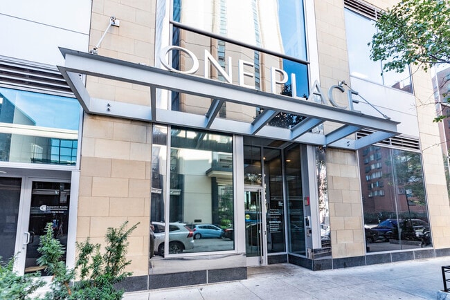 Building Photo - 1 E 8th St