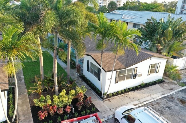 Building Photo - 3208 Canal Dr