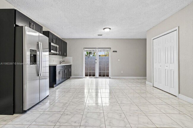 Foto del edificio - 4151 SW 112th Ave