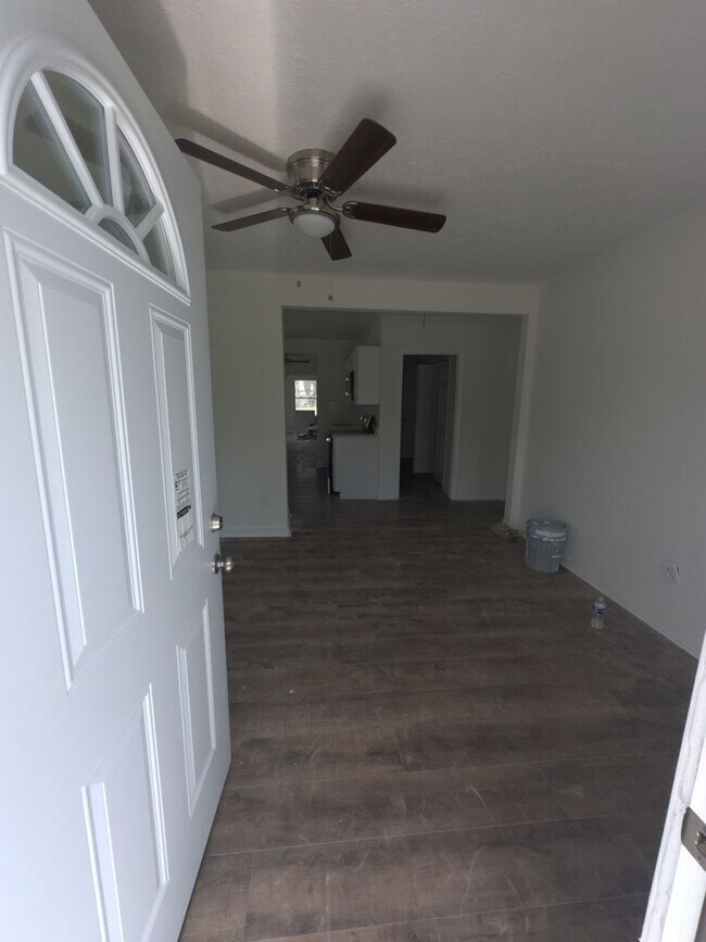Foto del edificio - 3 Bedroom Fully Renovated Hampton Home!