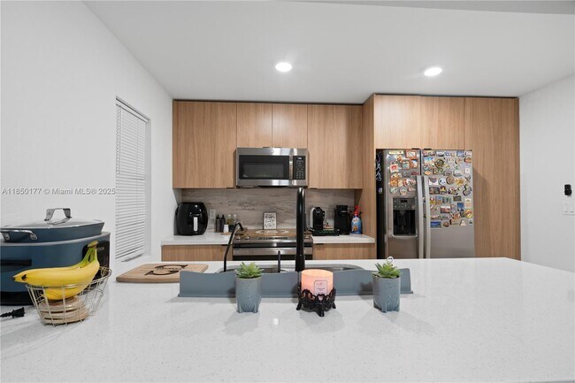 Foto del edificio - 214 NW 13th Ct