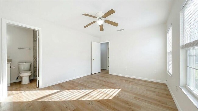 Foto del edificio - 201 Fern Ct