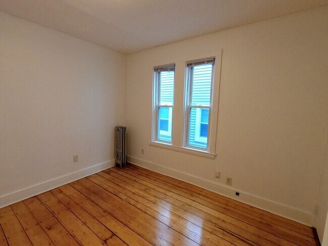 Building Photo - 89 Wenham St