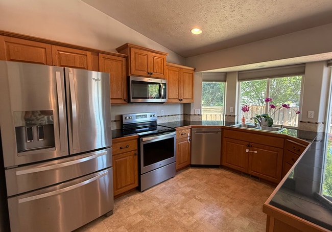Foto del edificio - Beautiful 4 Bed, 3.5 Bath Home in Eagle Ridge