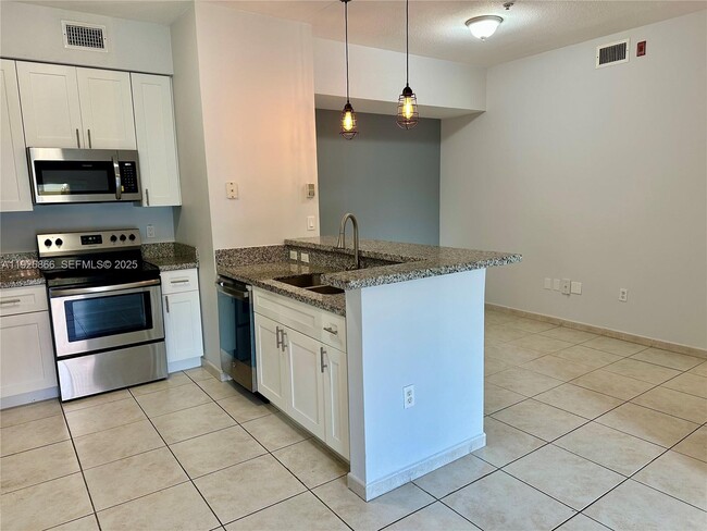 Foto del edificio - 7290 NW 114th Ave