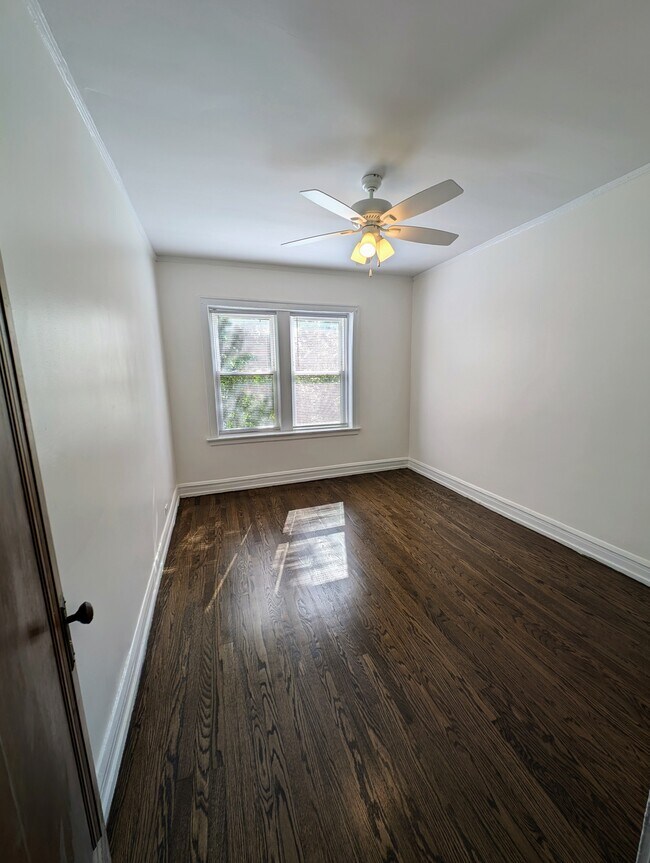 Foto del edificio - 3510 W Dickens Ave