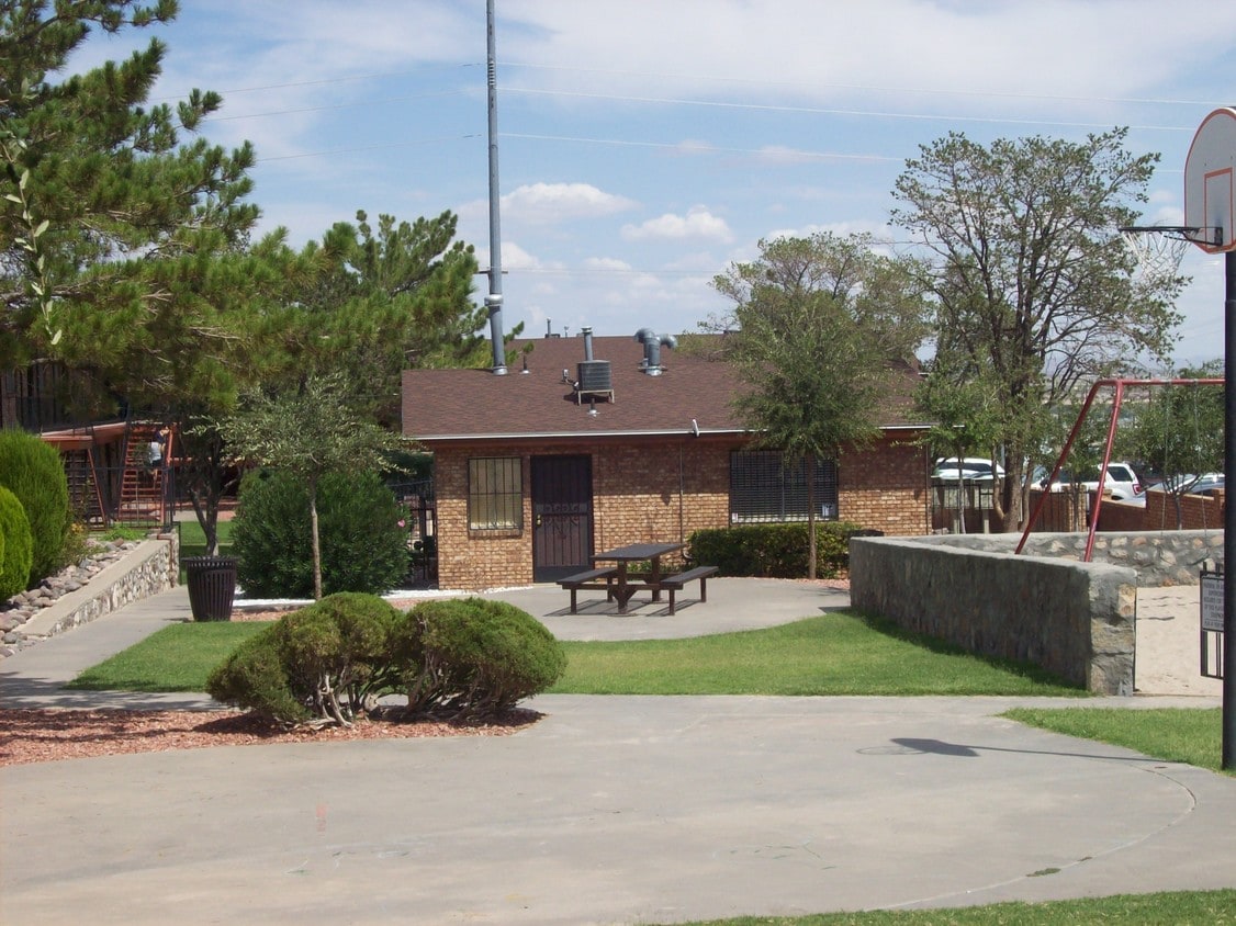 Primary Photo - 3901 Edgar Park Ave