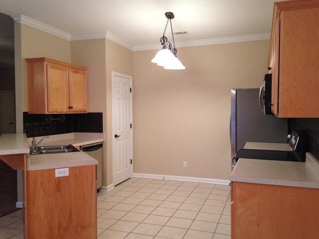 Foto del edificio - 122 Fire Thorn Ln