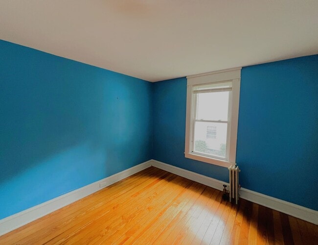 Building Photo - Single Family Home - Newly Reduced-Price D...