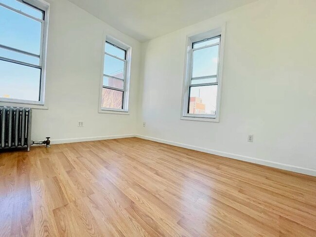 Foto del edificio - 31-30 37th St