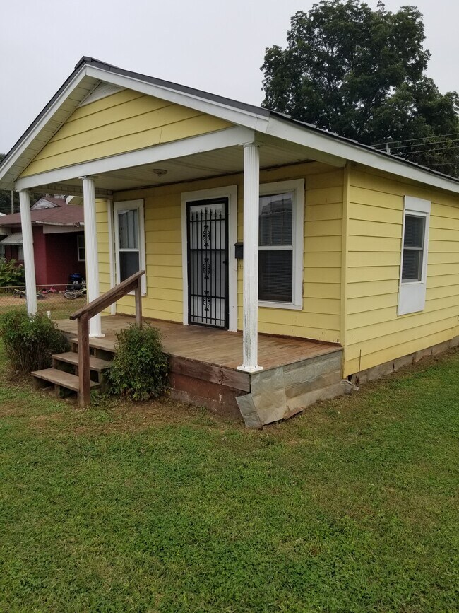 Building Photo - 507 S Nashville Ave