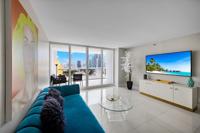 Foto del edificio - 1717 N Bayshore Dr