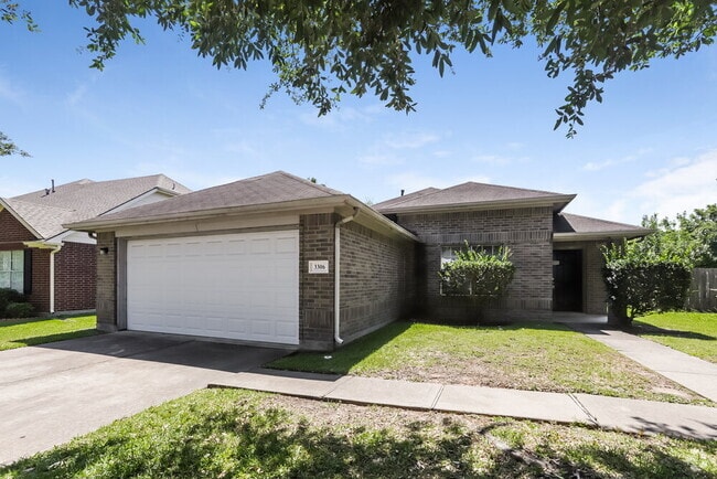 Building Photo - 3306 Coldwater Canyon Ln