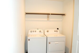 Building Photo - 7702 Sleek Flock Ln