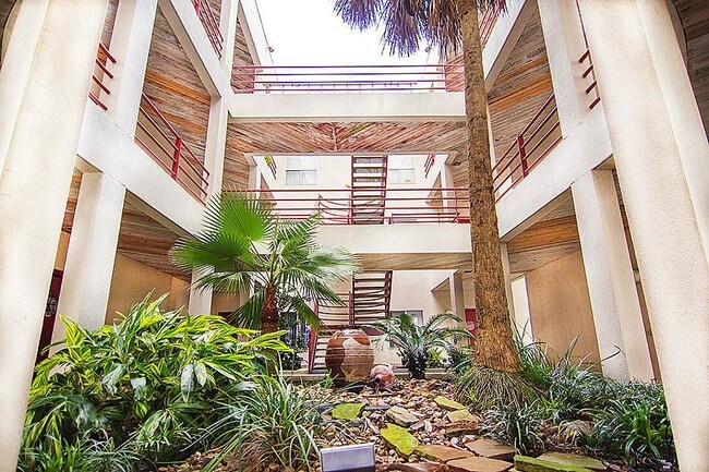 Building Photo - 1302 Marina Bay Dr
