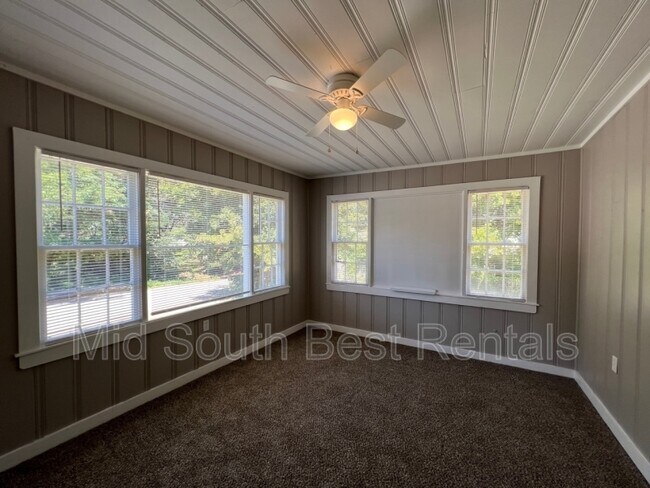 Foto del edificio - 917 Greendale Cir