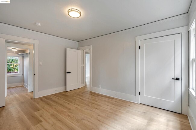 Building Photo - 865 40th St