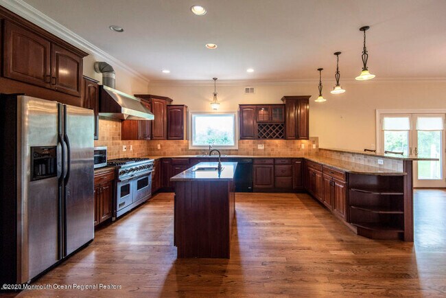 Building Photo - 2118 Allenwood Rd