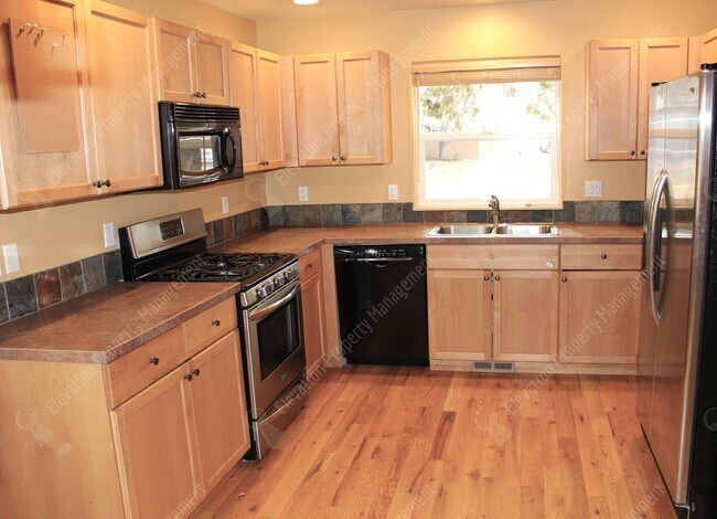 Foto del edificio - 3128 NE Wells Acres Rd
