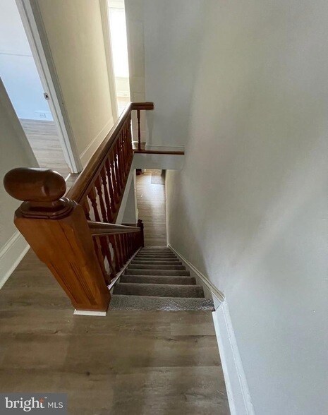 Foto del edificio - 7 6th Ave