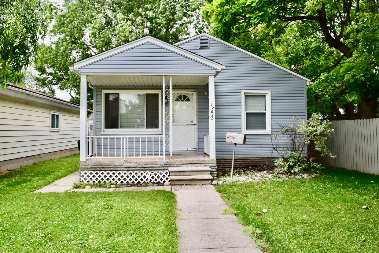 Primary Photo - 17030 Lowell St