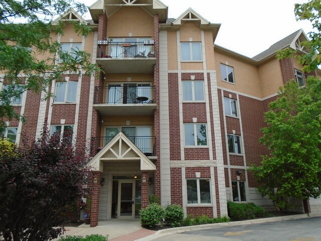 Foto principal - 8120 W Park Ave