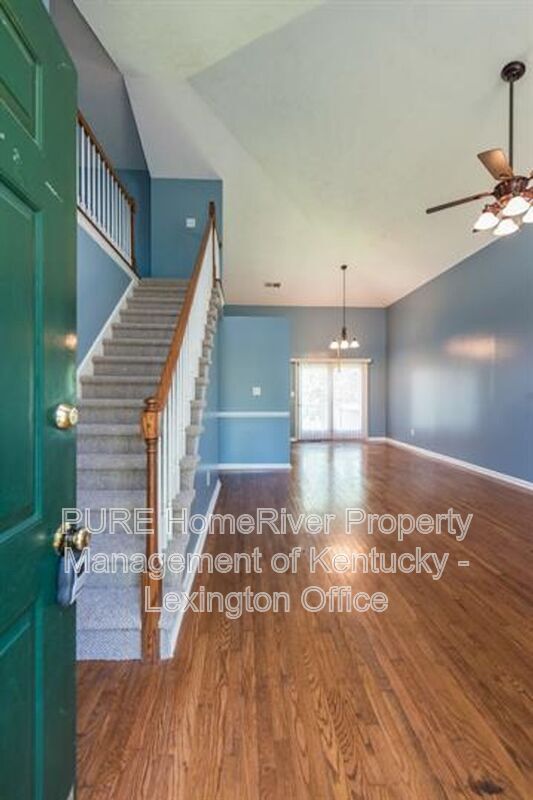 Foto del edificio - 296 Forest Hill Dr