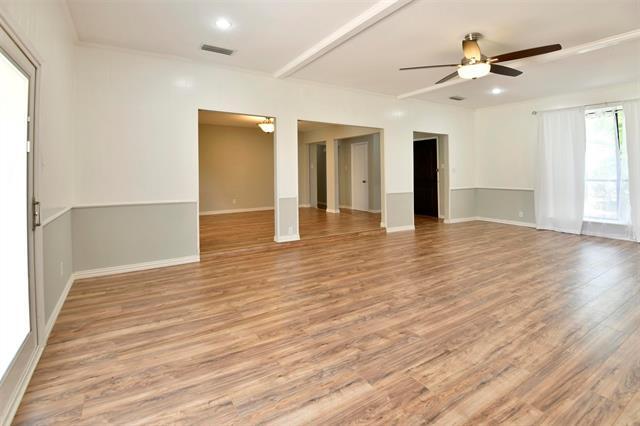 Foto del edificio - 400 Cheyenne Ct N