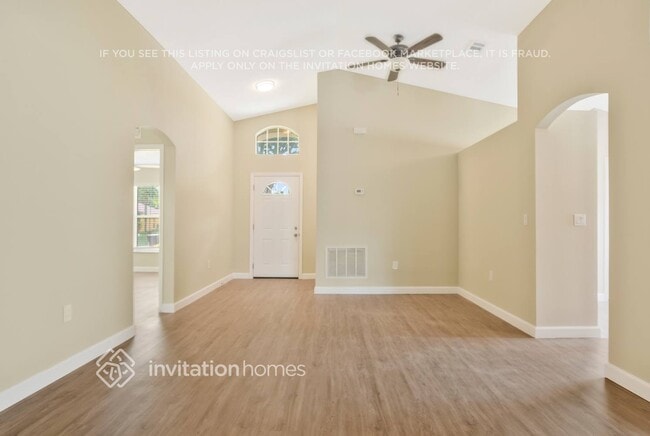 Building Photo - 170 China Berry Cir