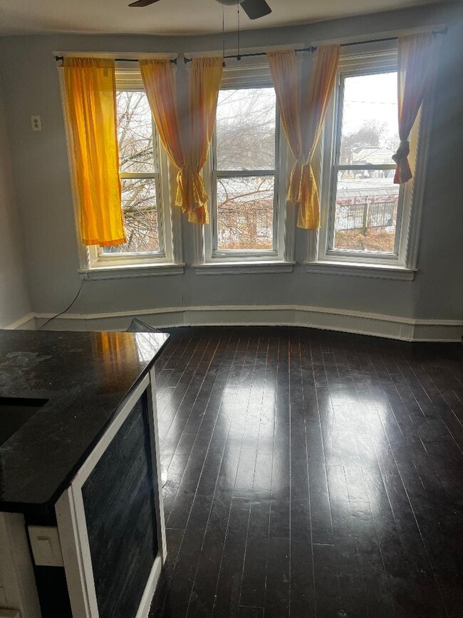 Foto del edificio - 422 W Coulter St