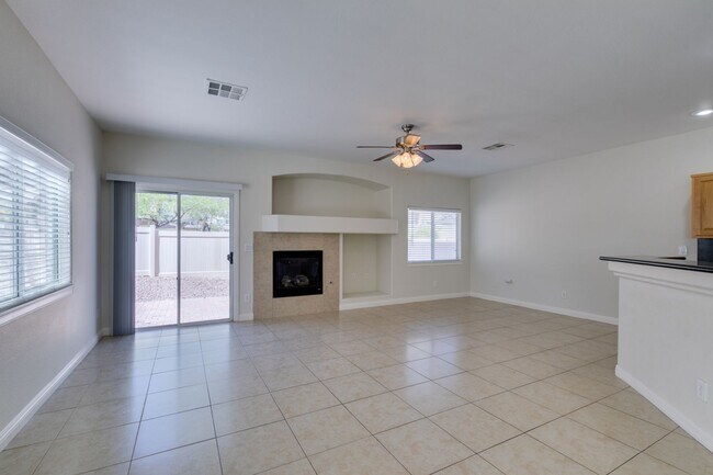 Building Photo - Great townhome in Henderson Gated Community with a 2 car attached garage and backyard