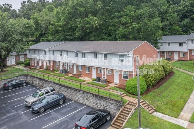Building Photo - 41 Beri Dr