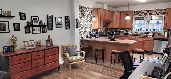 Foto del edificio - 112 Locust Ave