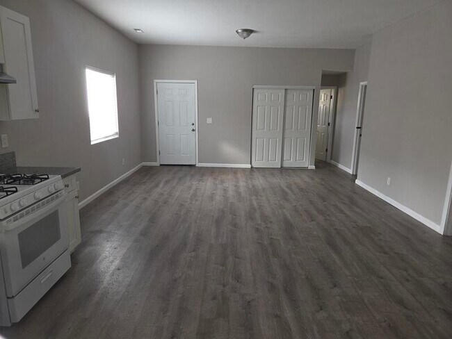 Photo - 1348 S Belmont Ave Apartment