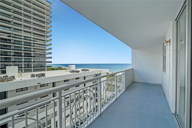 Building Photo - 5825 Collins Ave