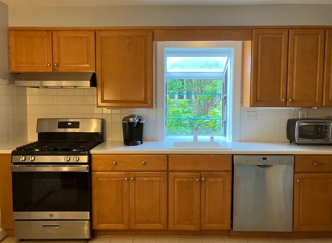 Main kitchen, shared. New stove, fresh paint - 3741 4th St N