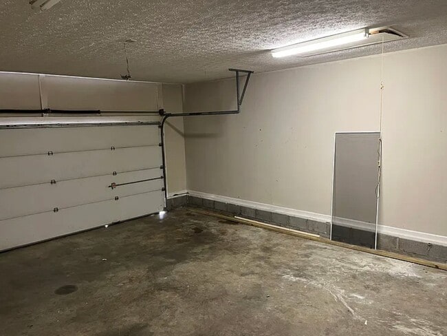 Building Photo - 178 Phelps Way